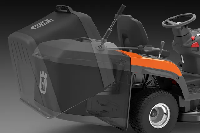 Wspomaganie opróżniania kosza za pomocą dźwigni Husqvarna TC 215T Wspomaganie opróżniania kosza za pomocą dźwigni Husqvarna TC 215T